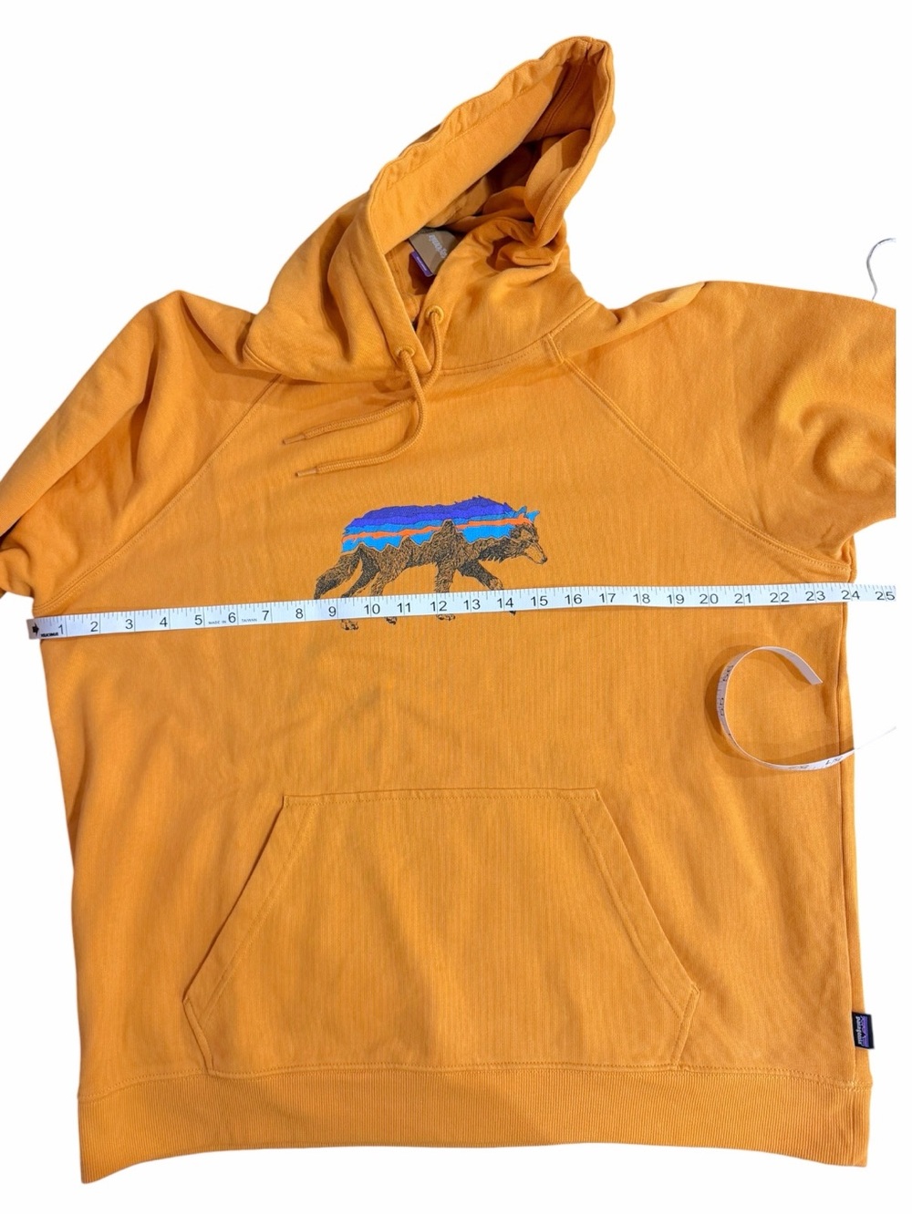 Patagonia Cloudberry Orange Pullover Back for Good Hoodie Wolf Graphic NWT Sz XL - Picture 12 of 14
